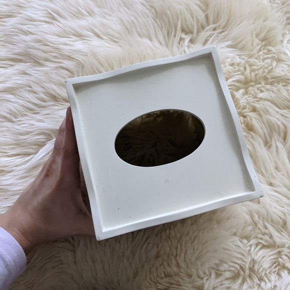 Square Tissue Box Holder - Picture 2 of 3